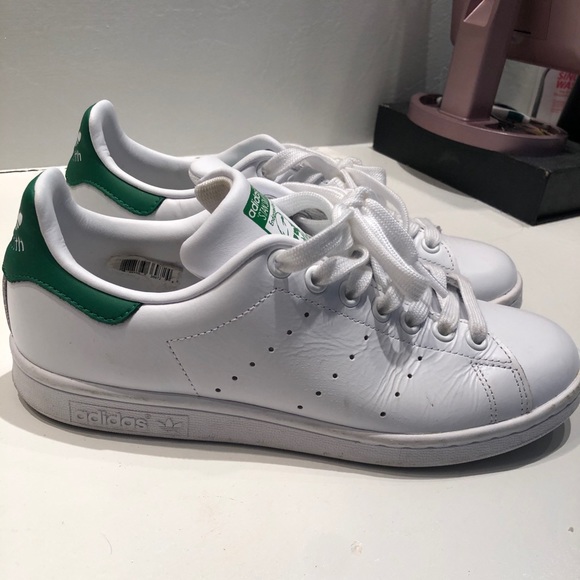 adidas Shoes - Adidas Stan Smiths